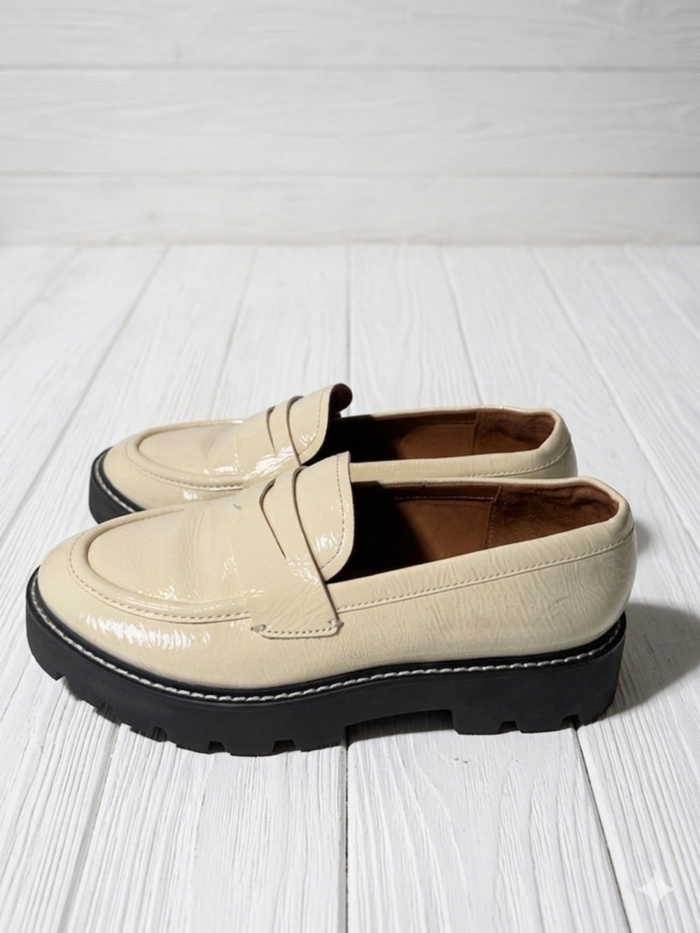 Franco Sarto Balin Lug Sole Loafers Putty Cream Ivory Patent Penny Loafer 7W